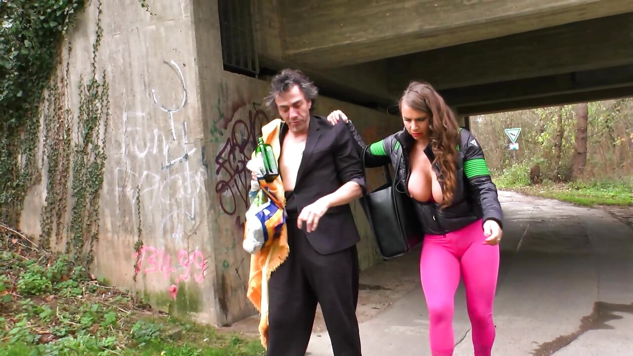 German DP Piss Slut Gets Wild Double Pound