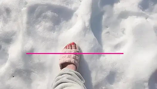 I Walk Barefoot in the Snow, the Snow Crunches Under My Toes