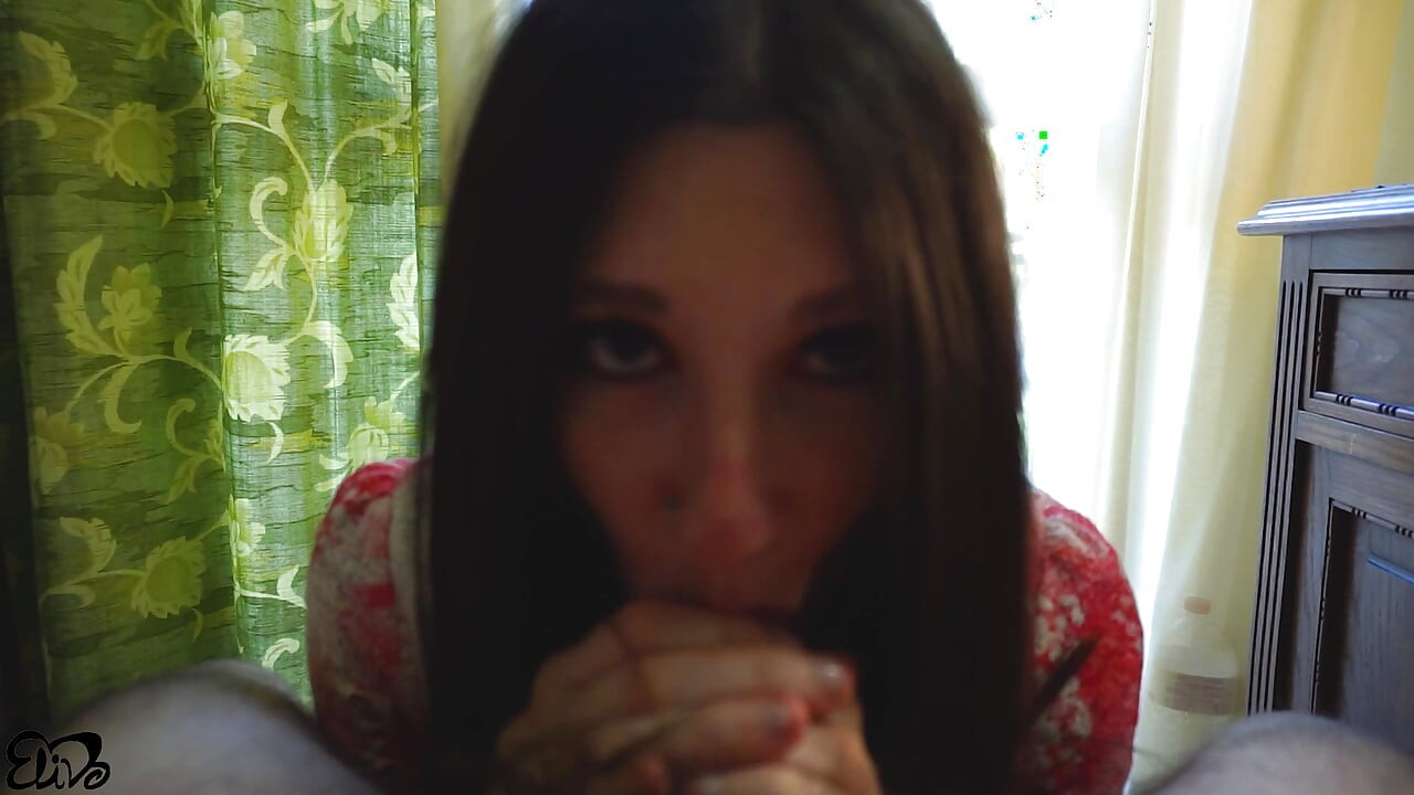 ElivaLove - The classic treatment for a girlfriend in love (swallow cum)