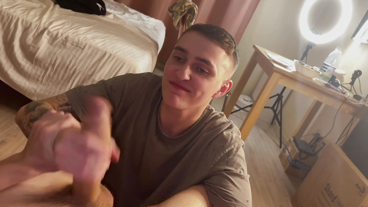 Friend Gave Me a Great Blowjob That Made Me Cum!