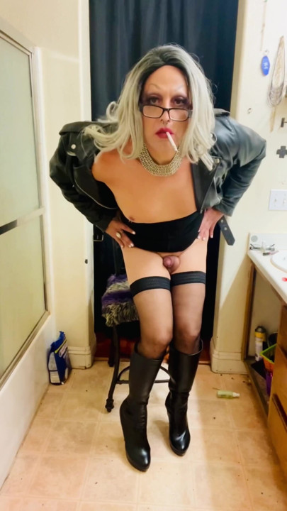 Mature Smoking Strip Tease Androgyny Goddess Mistress Marilyn Loversmoke Crossdresser | Clip 1
