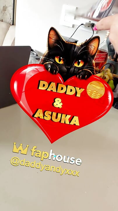 Baba ve asuka için atıştırma zamanı gündüz yaramaz eğlence