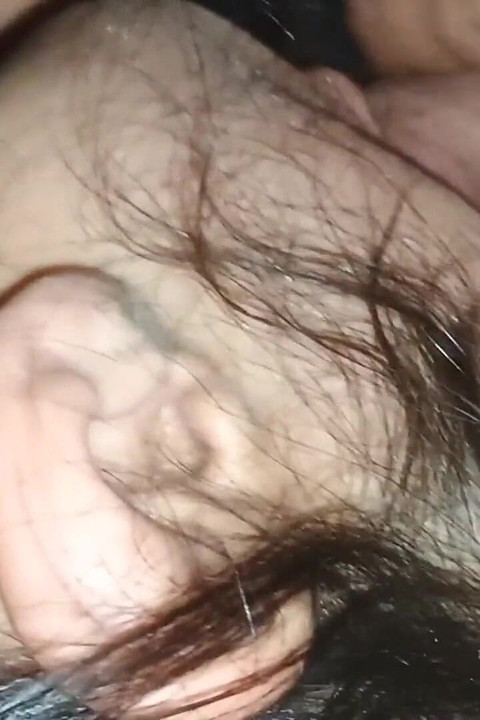 El Padrastro Me Hace Una Mamada Y Me Folla Todo El Día, Solo Me Sostiene En Su Polla Y Te Da Su Barriga En Mi Banda