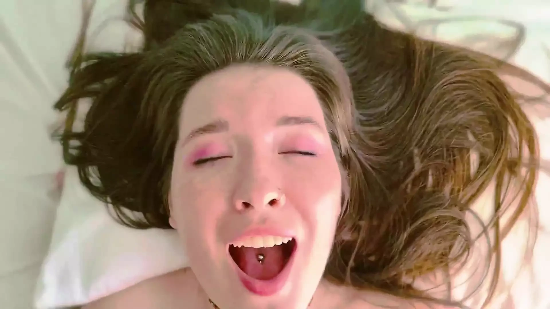 AWEK MEWAH BERAMBUT MERAH BERKONGKEK KERAS DAN MEMBERIKAN BLOWJOB MENDALAM - PANCUTAN MANI DALAM MULUT. MODEL LUCAH TERBAIK BARU. MELANCONG DI SEKITAR MEXICO