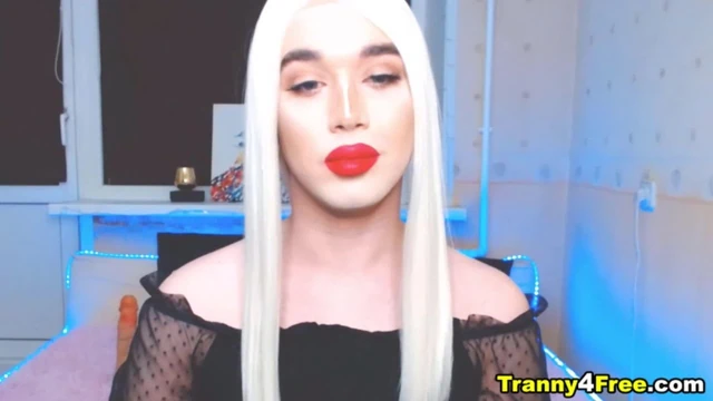 Wonder Shemale Small Tits Huge Cock