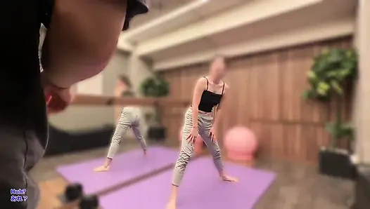 Bir adam ve kadın özel bir spor salonunda buluşuyor ve seks yapıyor (#429)