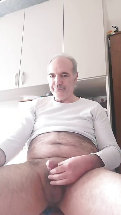 卢卡, 你有漂亮的大鸡巴吗？