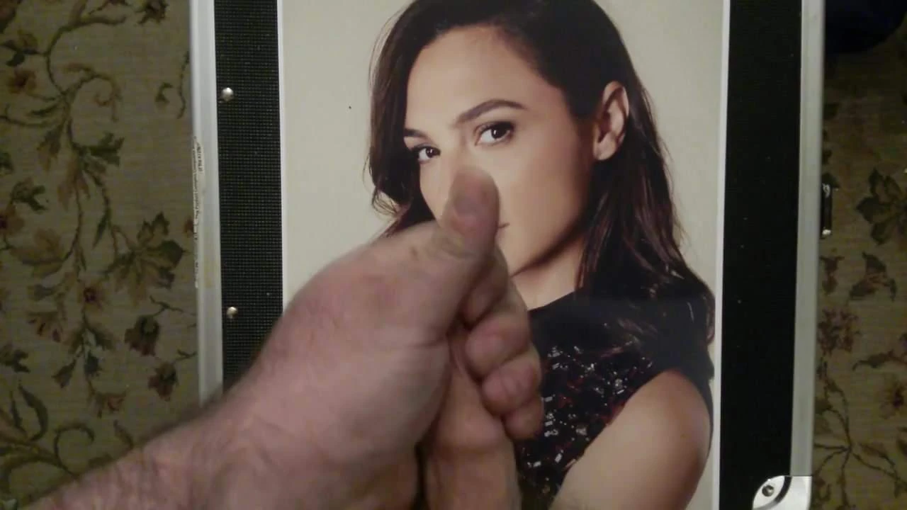 Rechtvaardige meid Gadot eerbetoon 1