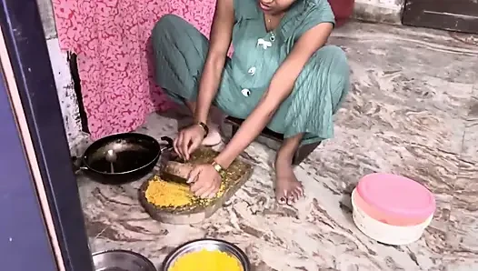 Sweety Bhabhi sex with Blinkit Delivery Boy, Full Hindi Video