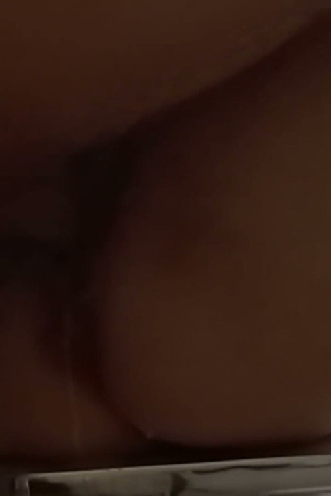 such a large amount of sperm could not fit in my pussy