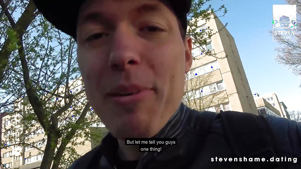 Četiri devojke uživaju u akciji lupanja pičke! StevenShame