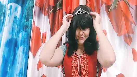 Ateşli orta yaşlı seksi kadın hemen yanımda sikişiyor