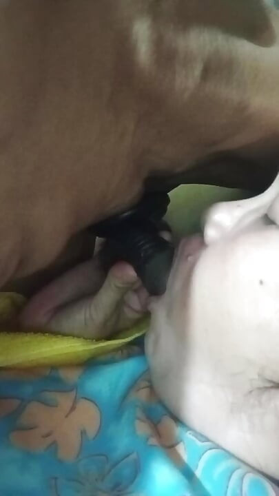 played 69 while she blojob and face to the cam.