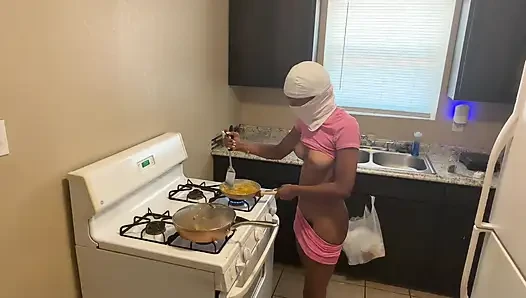 Hot babe naked making breakfast for her boyfriend m