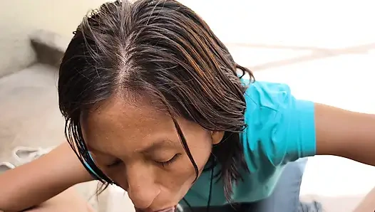 Single mother candy seller on the street sucks my dick