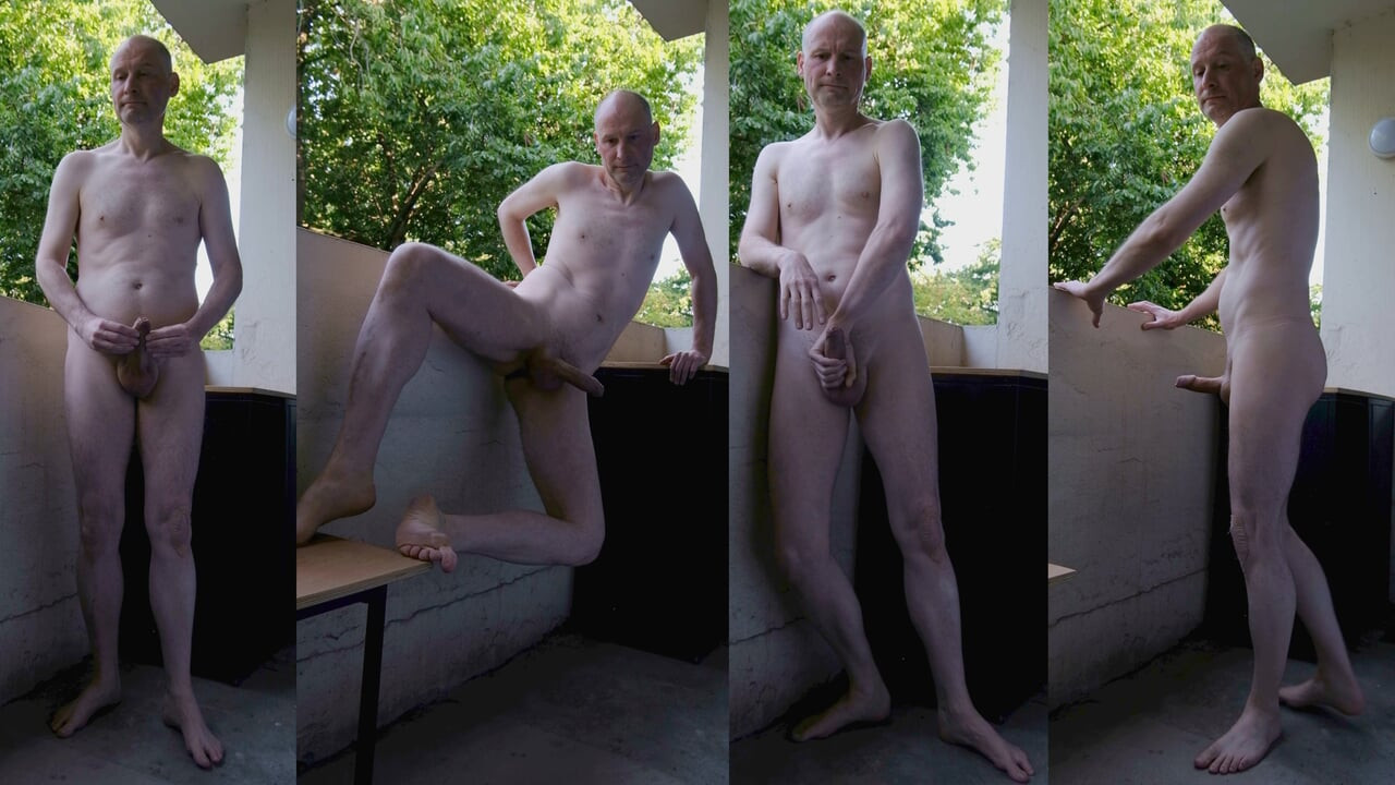 ผู้ชายนอกระเบียงยืนแก้ผ้าเขาชักว่าวควยแข็งๆของเขาเงี่ยนเพื่อให้ทุกคนเห็นควยนักชักว่าวอย่างหนักของเขา