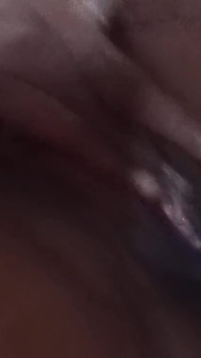 Frottement de mon clito, gros plan, squirt puissant