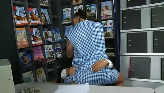 Heiße brünette macht 69 und fickt hart