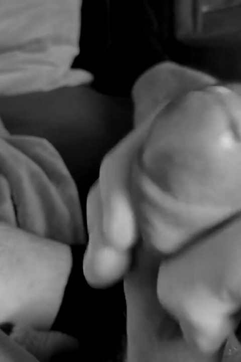 Pula turgidă a unui prieten heterosexual în modul arthouse