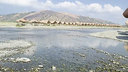 ÇIFTLIK KıZı BAKIRE AMCıĞıNı BIR YABANCıYA VERIYOR