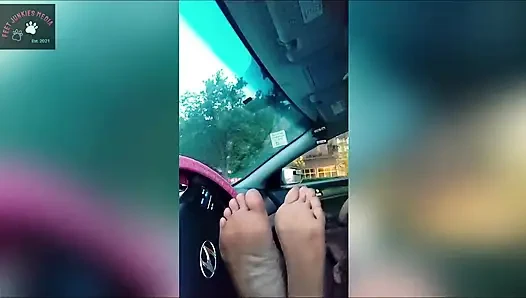 Que'nin kapüşonlu creole tabanları çıplak ayak parmaklarıyla kuru ayakla muamele ile nola araba seansı