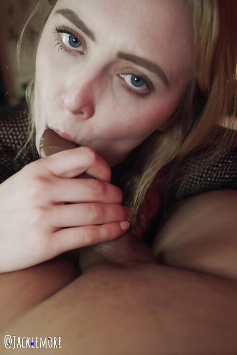 सुंदर ब्रिटिश सुनहरे बालों वाली Lottie Lou देखने का बिंदु लंड चुसाई