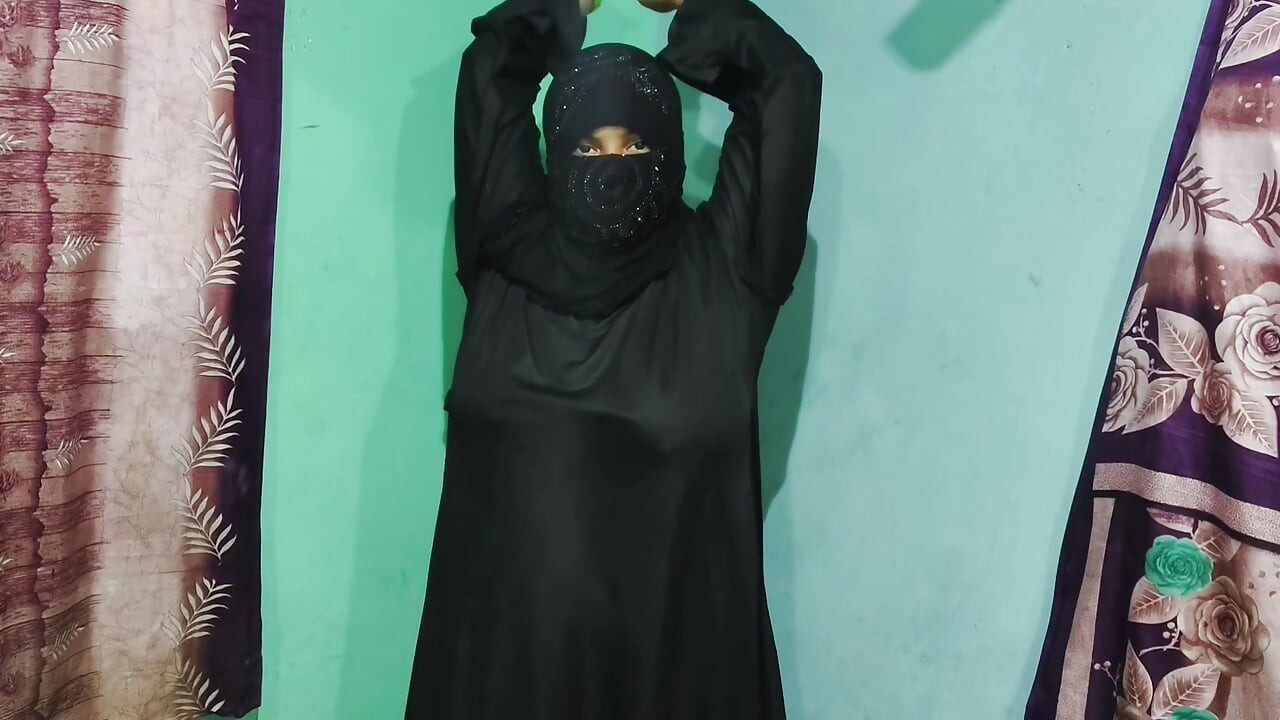 Muslimsk jente hijabi-baby snakker om hard sex