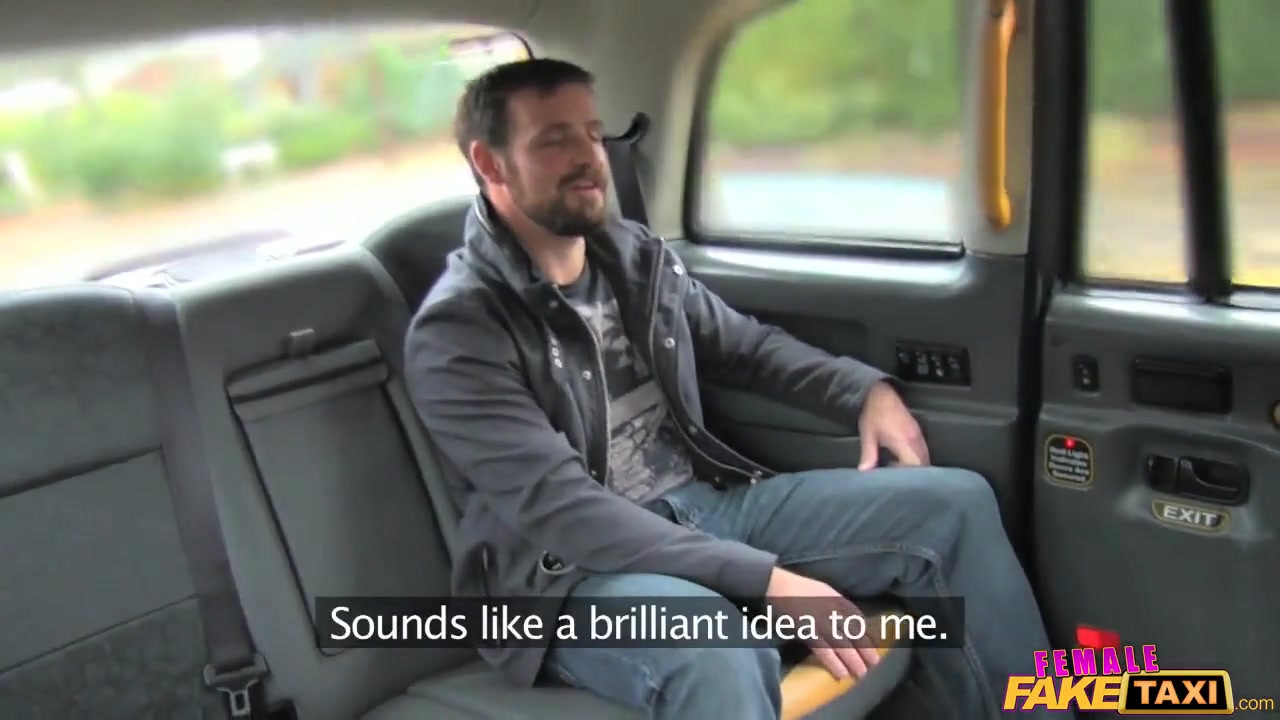 Femalefaketaxi Marine给司机一个爽快的性爱