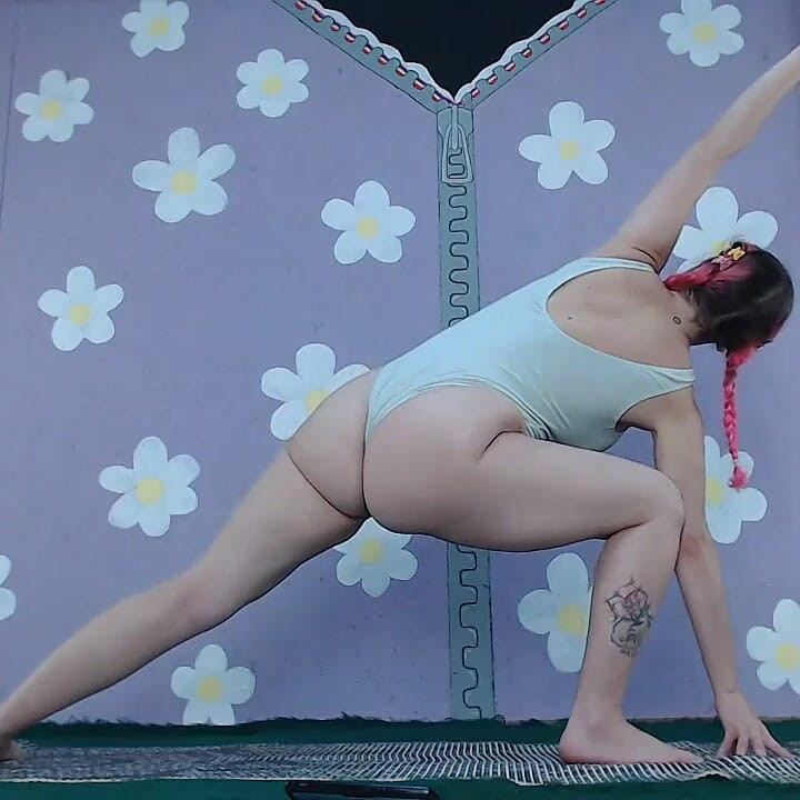Yoga Workout Beginner Livestream Flashing