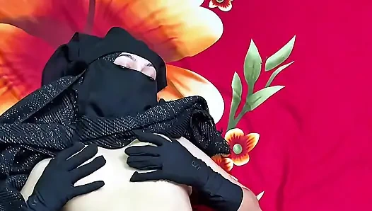 Seksi bowdi benimle sert sikişmek istiyor