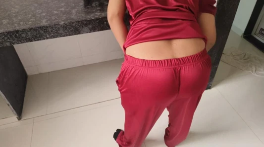 Desi Indian girl calls me in her kitchen, she gets very hot then audio sex