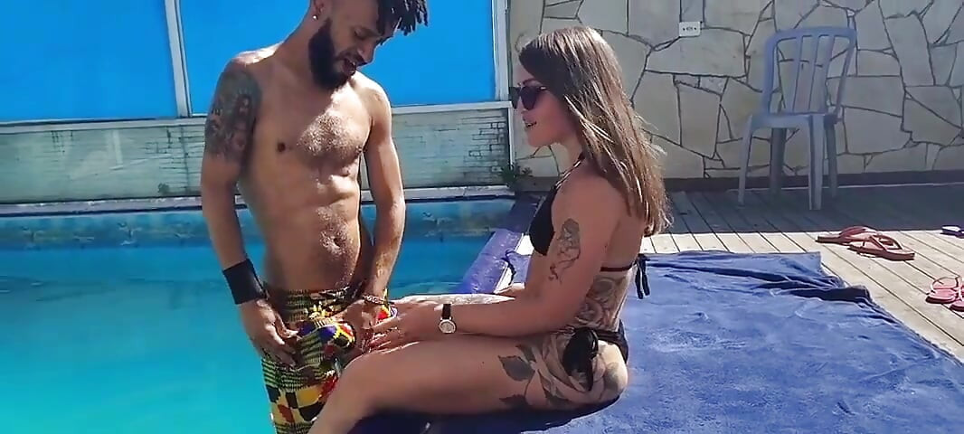 Auntie Lets Her Friend Have a Threesome with Her Husband