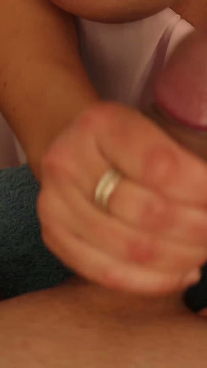 Homemade care. She shaves my hairy dick before a great handjob | Clip 3