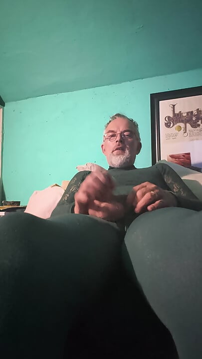 Green Figure Skating Masturbation