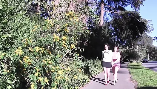 Sandy bottoms und arabelle raphael kommen in der badewanne