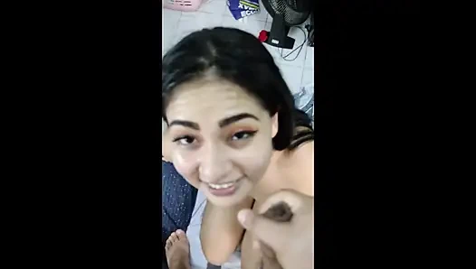 Мой муж наказал мою 18-летнюю сводную сестру, прогуливая ее по дому голой и заставляя пососать его член до тех пор, пока со спермой на лице