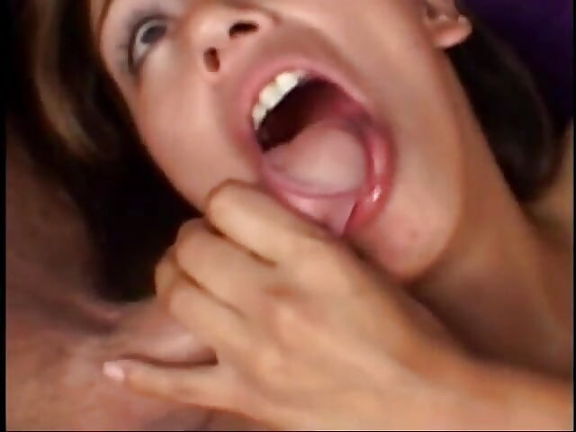 Gorgeous Brunette Girl Get Fucked by A Lucky Dudes