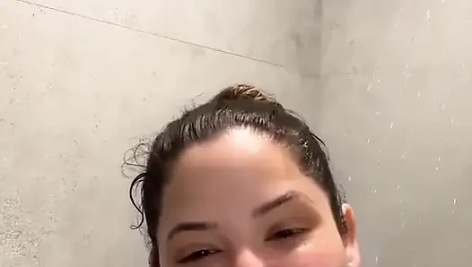 Live streaming bareng dani valentina