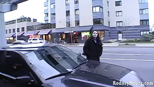 Sevimli kız ateşli amcık şaplak atıp döllemeyi seviyor