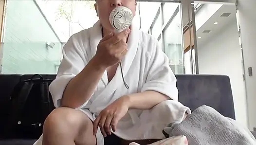 Hingabe stieftochter. dem leerlauf-stiefvater, den sie immer wieder unterstützt