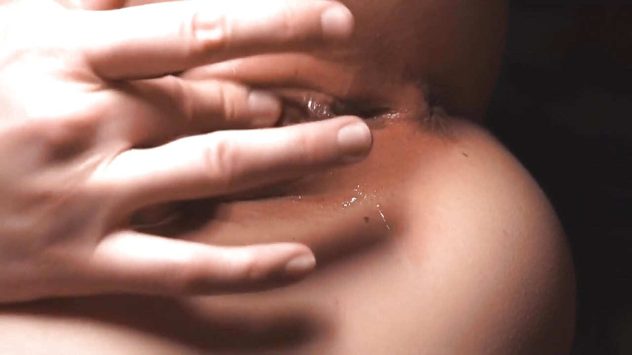 Jebanie w zwolnionym tempie i creampie w bardzo szczegółowych szczegółach