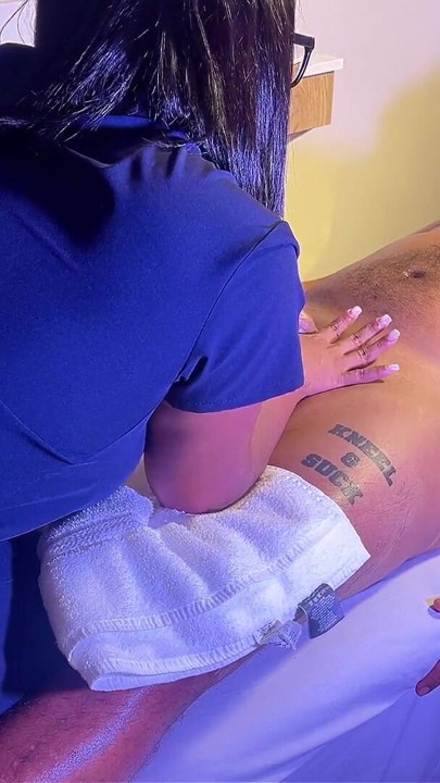 POV Erotisk Massage Happy Ending - Aflastning af en buttet heldig fan | Klip 2