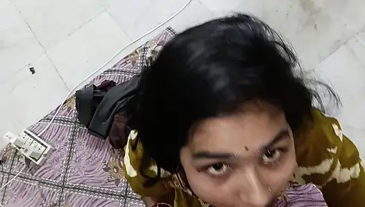 Страстный секс грудастой индийской бхабхи в комнате с Devar и ванной, моменты душа, дези в домашнем любительском видео