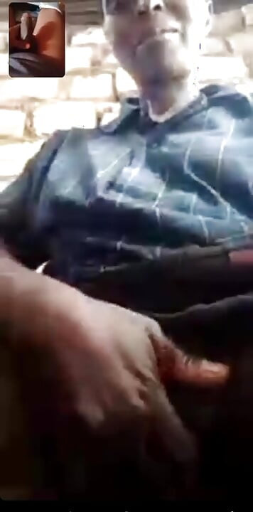 Старенька плем'я Хадзабе має велику пизду з довгою рабинею