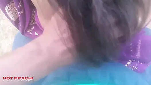 Desi Goan ki bhabhi din ko chupke aayi jungle me chudne, Desi village bhabhi fuck in jungle at evening