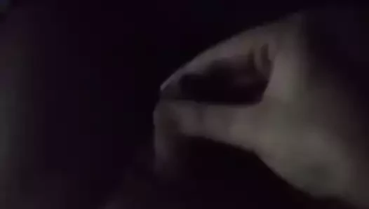küçük bir okşayarak