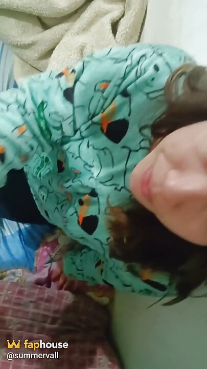 彼女がどうしても落ち着かないので、ミルクをあげて休ませてあげた。