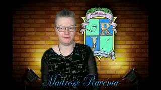 Maîtresse Ravena cherche des chiens