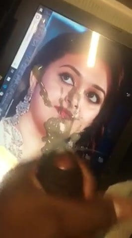 Mrdková pocta keerthy sureshh