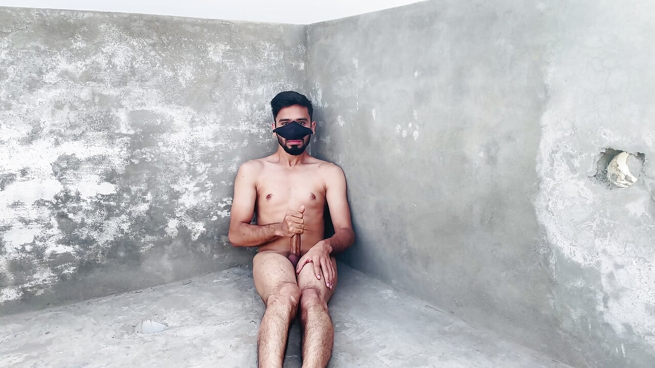 Pakistani Roof top porn horny handsome boy mustarbation in public place